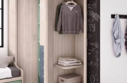 vestidor con estantes en madera juvenil